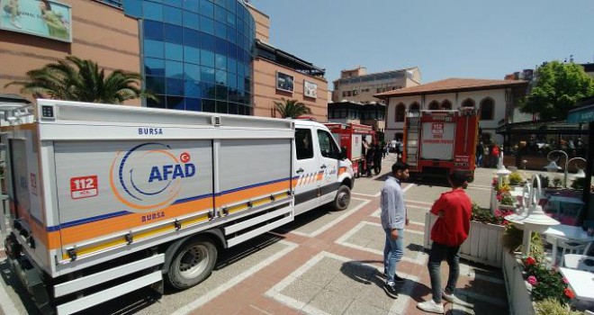 Son Dakika: Bursa'da bir AVM'deki mağazada tavan çöktü