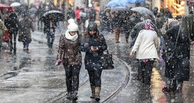 İstanbul için yeni kar uyarısı! Tam bitti derken geri geliyor... Tarih verdi