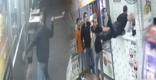 Evine yiyecek siparişi gelmedi diye ortalığı birbirine kattı