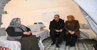 Başkan Güngör, Avşar Kampüsü’nde Depremzedeleri Ziyaret Etti