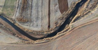 Kızılırmak nehrini besleyen Delice ırmağı alarm veriyor: Kuraklık çiftçileri vurdu