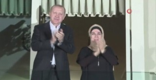 Cumhurbaşkanı Erdoğan ve eşi Emine Erdoğan'dan sağlık çalışanlarına destek