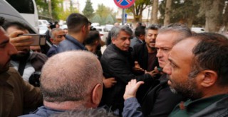 40 kişilik grubun protestosuyla ortalık fena karıştı