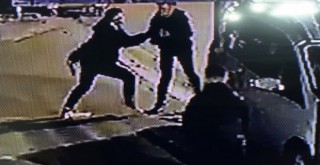 Kız arkadaşının yanında dehşeti yaşadı