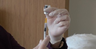 Bebeğe 'yanlışlıkla' Covid-19 aşısı sorumlularına 'Taksirle yaralama' soruşturması