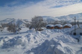  Tunceli'de bir ilçe kar nedeniyle görünmez oldu