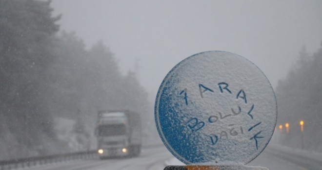 Bolu Dağı'nda kar yağışı başladı! Beyaz örtü serildi