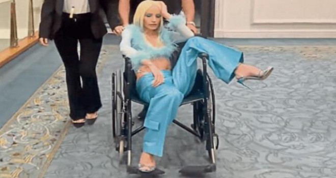 Engelsiz Yaşam Derneği, ihtiyaç dışında tekerli sandalye kullanan Gülşen'e dava açıyor