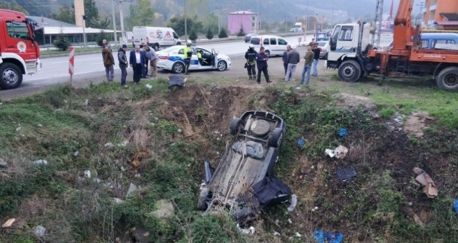  Cep telefonuyla konuşmaktan ceza yedikten sonra kaza yaptı: 2 ölü, 2 yaralı