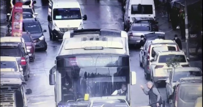 İstanbul'da otobüs şoförüne saldırıyla ilgili yeni görüntüler kamerada