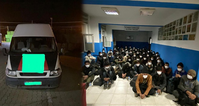 15 kişilik minibüsten 68 düzensiz göçmen çıktı
