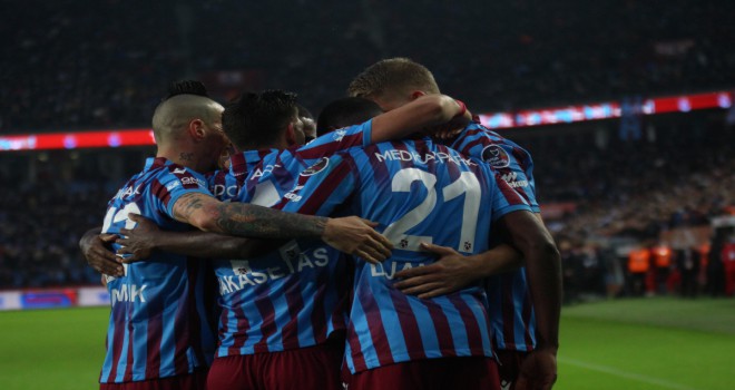 Trabzonspor'dan, İstanbul'un 3 büyüklerine tarihi fark