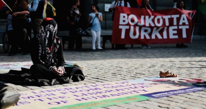 Terör örgütü yandaşları İsveç'te yine gösteri düzenlendi