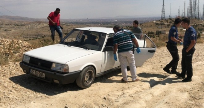 Korkunç ölüm! Arkadaşı arabanın kapısını açınca...