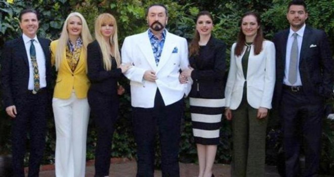 Adnan Oktar'a 8658 yıl hapis cezası verildi