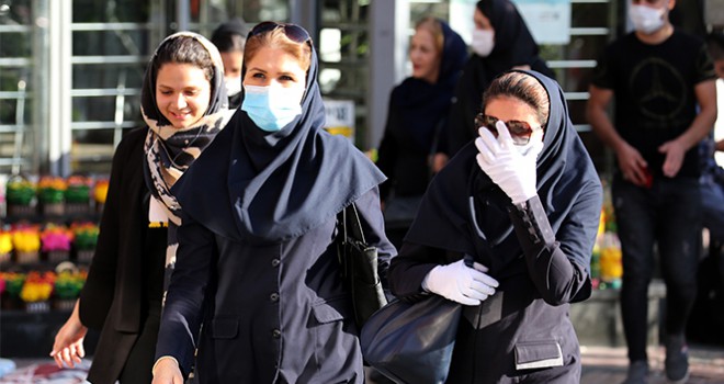 İran'da son 24 saatte 144 kişi korona virüsten öldü