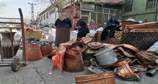 Bakırcılar Enkaz Altından Kurtulmayı Bekliyor!