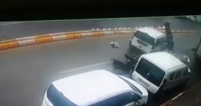 İstanbul'da motosikletli sürücünün feci ölümü kameraya yansıdı