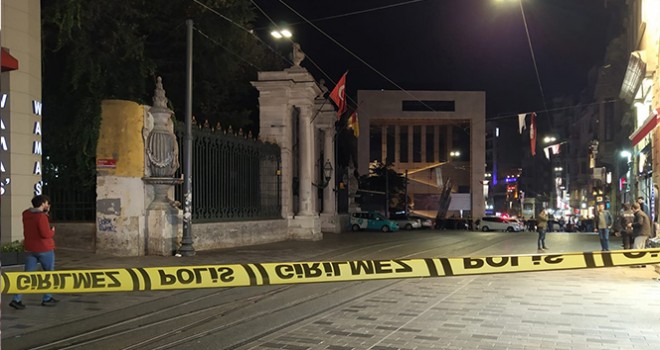  İstiklal Caddesi'nde şüpheli paket alarmı