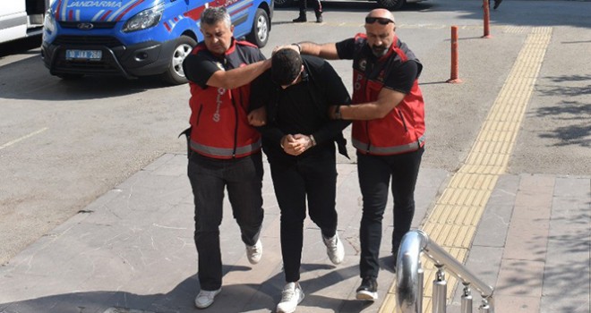  Balıkesir'de polise kafa tutan 2 şahıs tutuklandı