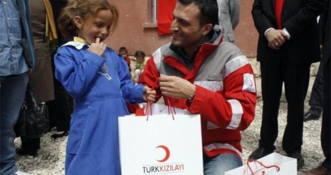 Türk Kızılayı İstanbul Şubesi çocukların yüzünü güldürdü