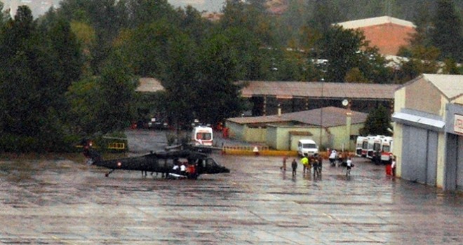 Batman'da özel harekat polislerini taşıyan zırhlı araç kaza yaptı!