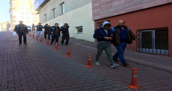 İstanbul'dan gelerek hırsızlık yapan 5 şüpheli yakalandı