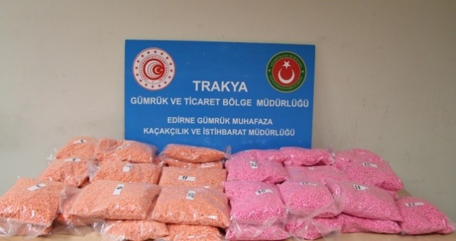 Kapıkule'de uyuşturucu tacirlerine ağır darbe: Tam 8 milyon TL