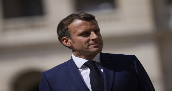 Macron, telefonunu ve hattını değiştirdi