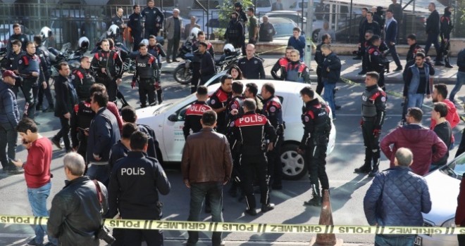 Diyarbakır'da adliye çıkışında silahlı saldırı!