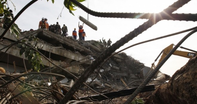  Kamboçya'da bina çöktü: 10 ölü