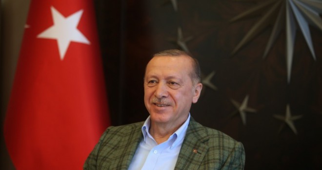 Erdoğan'dan gençlere sahte sosyal medya hesabı uyarısı