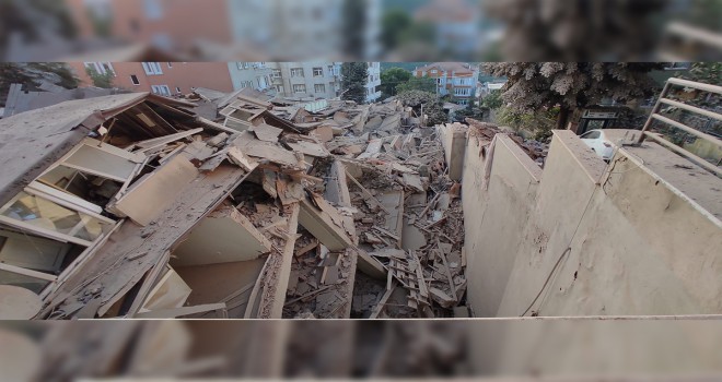 Sarıyer'de çöken 9 katlı binanın son hali gün ağarınca ortaya çıktı