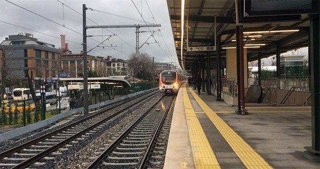 Gebze-Halkalı Banliyö Tren Hattı'nı kullanan vatandaşlar memnun