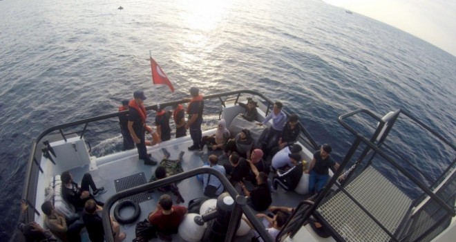  Göçmen teknesi battı! 12 kişinin cesedine ulaşıldı