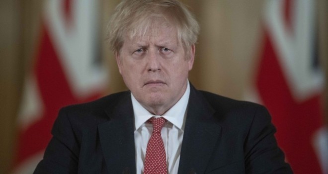 Koronavirüs taşıyan İngiltere Başbakanı Boris Johnson hastaneye kaldırıldı