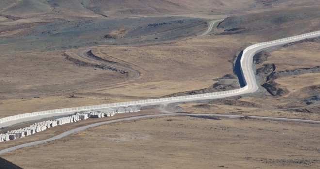 Van'ın İran sınırına 27 kilometrelik duvar örüldü