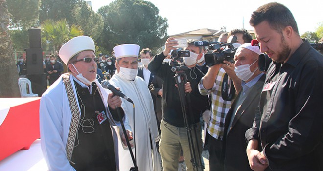 Şehidin cenaze namazını imam olan babası kıldırdı, sözleri ders verdi