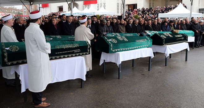 Kartal'da hayatını kaybeden Alemdar ailesi üyeleri son yolculuğuna uğurlandı