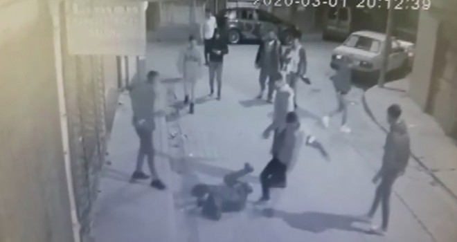  Konya'da tekme tokat dövülen gencin gasp edilme anı kamerada
