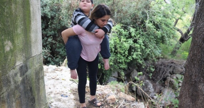 Yüzde 99 engelli Berat'ın annesi Sibel Selçuk: 'Devlet büyüklerimizden yardım bekliyoruz'