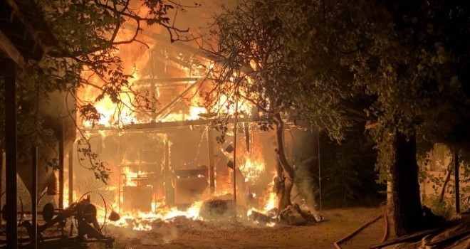 Yangında can pazarı...Bursa'da can kurtarmak için zamanla yarış