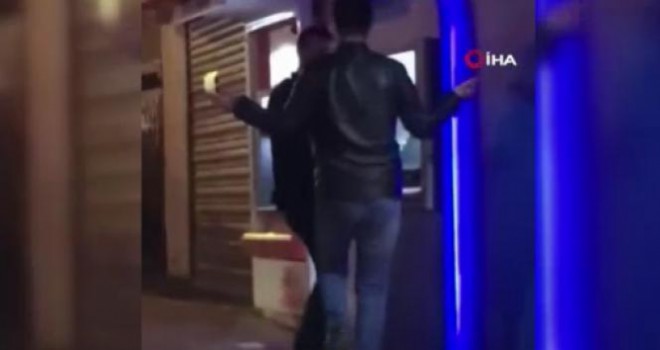 Çaldıkları paraları ATM'ye halay çekerek yüklediler