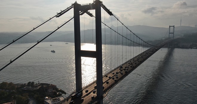  15 Temmuz Şehitler Köprüsü'nde bakım platformu drone ile görüntülendi