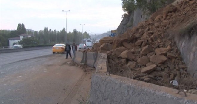 Ankara'da toprak kayması: Araçtakiler saniyelerle kurtuldu