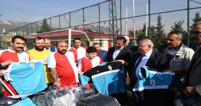 Başkan İlçeye Spor Üssü Kurdu