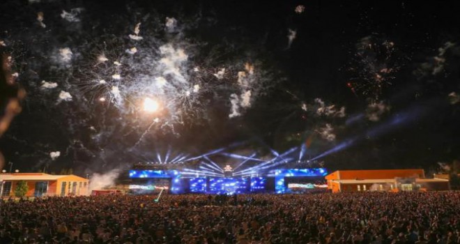 Ağrı'da 30 bin kişinin katıldığı konser büyüledi!