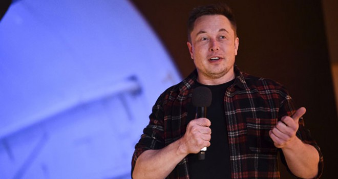 Musk, tutuklanmayı göze alarak Tesla'yı açıyor