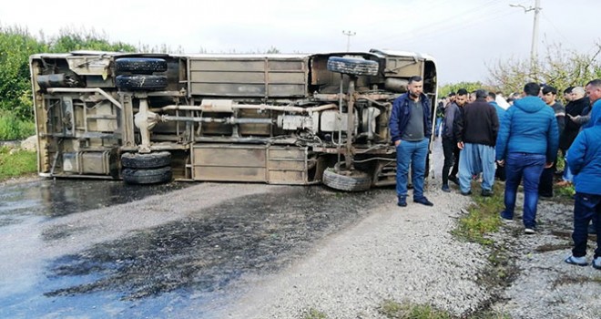 Mersin'de işçi minibüsü kaza yaptı: 1 ölü, 15 yaralı