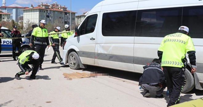 Servis minibüsünde korkunç ölüm! Polisler bile şoka girdi